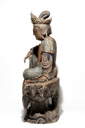 Un grand mod&egrave;le de Bouddha en bois sculpt&eacute;, Chine, 19&egrave;me