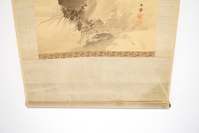 A Chinese silk scroll painting of a mandarin duck, signed, 19/20th C.