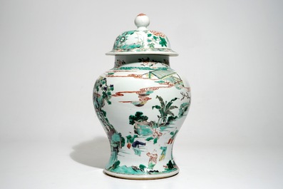 A Chinese Kangxi-style famille verte vase and cover, 19/20th C.