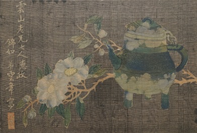 Een set van vier Chinese schilderijen van kostbaarheden en bloemen, in kader, 19e eeuw