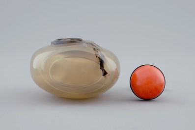 Une tabati&egrave;re en agate, Chine, 18/19&egrave;me