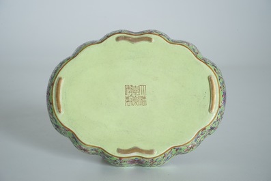 A Chinese lime green-ground famille rose calligraphy tea tray, Jiaqing mark, 19/20th C.