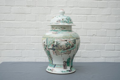 A Chinese Kangxi-style famille verte vase and cover, 19/20th C.