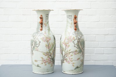 Une paire de grands vases en porcelaine de Chine qianjiang cai, 19/20&egrave;me