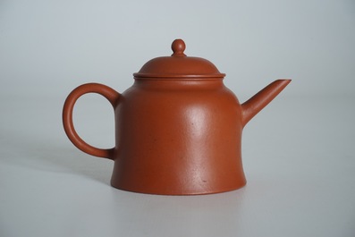 A Chinese Yixing stoneware teapot, signed, 19th C.