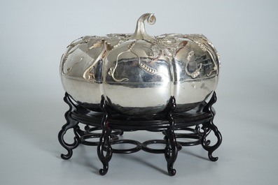 A fine large Chinese silver pumpkin-shaped condiments box and cover, Qing Yun, Tientsin, 18/19th C.