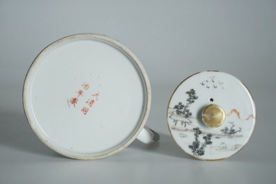A Chinese qianjiang cai teapot and cover, Tongzhi mark, 19/20th C.