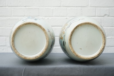 A pair of tall Chinese famille rose vases with figures and antiquities, 19/20th C.