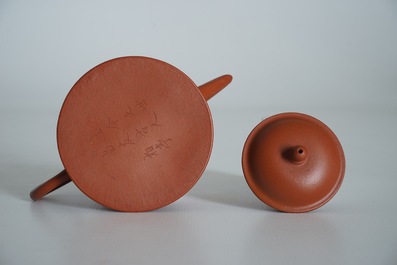 A Chinese Yixing stoneware teapot, signed, 19th C.