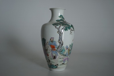 A Chinese famille rose warriors vase, Ju Ren Tang mark, Republic, 20th C.
