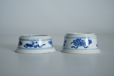 A pair of round Chinese blue and white salts, Kangxi