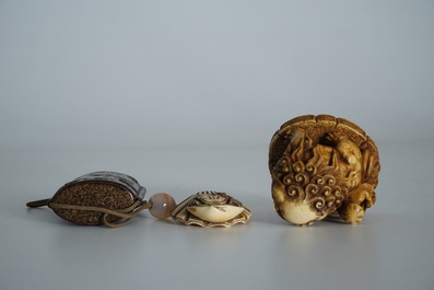 A Japanese laquer inro with ivory netsuke and agate ojime, and a Buddhist lion netsuke, Meiji/Taisho