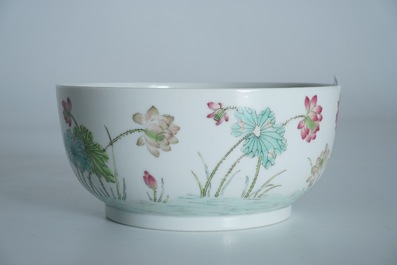 A Chinese famille rose bowl with lotus pond design, Daoguang mark, 19/20th C.