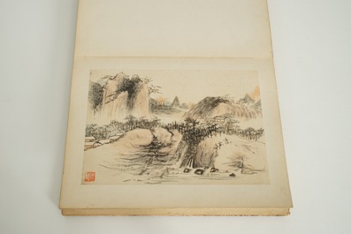 Een Chinees album met aquarellen en kalligrafie, 19/20e eeuw