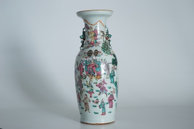 A tall Chinese famille rose vase with a fine circular design, 19th C.