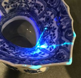 A Chinese blue and white heart-shaped spittoon, Kangxi