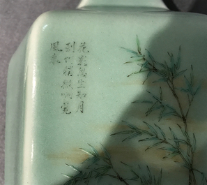 Een Chinese celadon vaas met kalligrafie en floraal decor, Qianlong merk, 19/20e eeuw