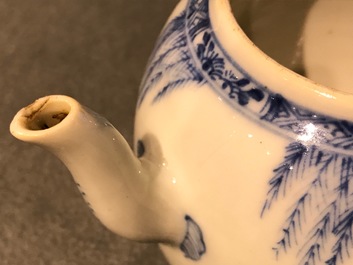 Een Chinese blauwwitte theepot met sc&egrave;ne uit &quot;De Romance van de Westelijke Kamer&quot;, Yongzheng