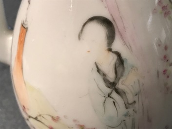 Une verseuse en porcelaine de Chine qianjiang cai, 19&egrave;me