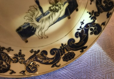 Une paire de coupes aux perroquets en porcelaine de Chine coquille d'oeuf des "Ateliers Pronk", Yongzheng/Qianlong