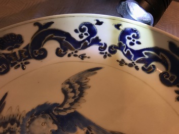 Une paire de coupes aux perroquets en porcelaine de Chine coquille d'oeuf des "Ateliers Pronk", Yongzheng/Qianlong