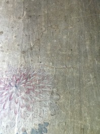 Une peinture rouleau sur papier figurant un ensemble floral, Chine, 18/19&egrave;me