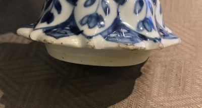 A Chinese blue and white 5-piece garniture, Kangxi