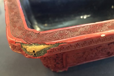 A Chinese rectangular cinnabar lacquer jardiniere, 18/19th C.