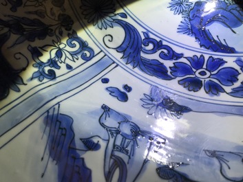 A large Chinese blue and white kraak charger with figural design, Wanli