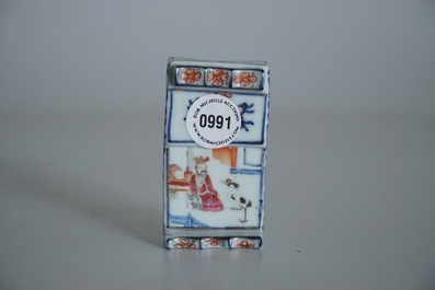 Un repose-pinceaux en porcelaine de Chine famille rose, 19&egrave;me