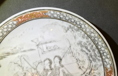 Une tasse et soucoupe en porcelaine de Chine grisaille, Yongzheng