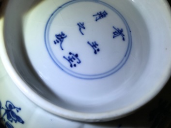 A Chinese blue and white kraak porcelain covered bowl, Wanli, and a floral bowl, Kangxi