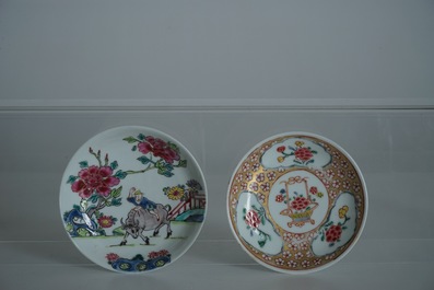 Trente-trois tasses et vingt-deux soucoupes en porcelaine de Chine famille rose, Yongzheng/Qianlong