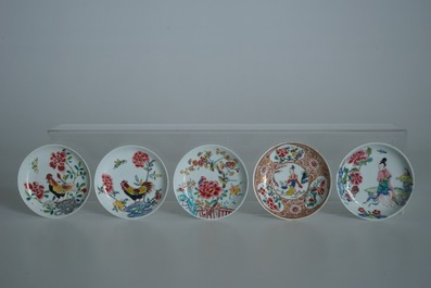 Trente-trois tasses et vingt-deux soucoupes en porcelaine de Chine famille rose, Yongzheng/Qianlong