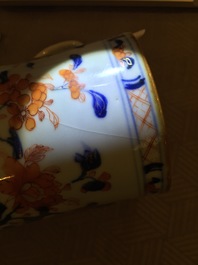 Vier paar Chinese blauwwitte en Imari-stijl kroezen, Qianlong