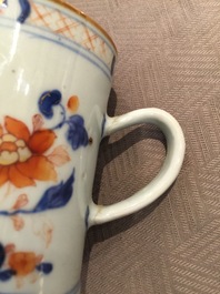 Four pairs of Chinese blue and white and Imari style mugs, Qianlong