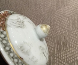 A Chinese grisaille teapot and cover with Europeans, Yongzheng