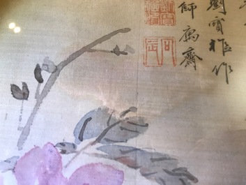 Une peinture chinoise sur soie figurant des pivoines, 19&egrave;me