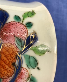 Six chopes en porcelaine de Chine famille rose et verte, Kangxi/Qianlong