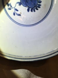 Un bol en porcelaine de Chine bleu et blanc &agrave; d&eacute;cor de cerfs, Wanli