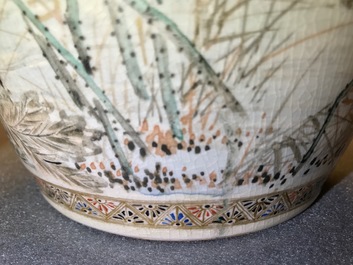 A pair of fine Japanese Yokohama Satsuma vases with ducks near a lotus pond, Meiji, 19th C.