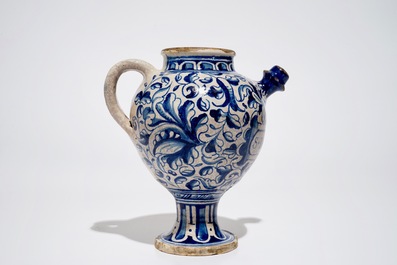 A blue and white Antwerp maiolica &quot;A foglie&quot; wet drug jar, 16th C.