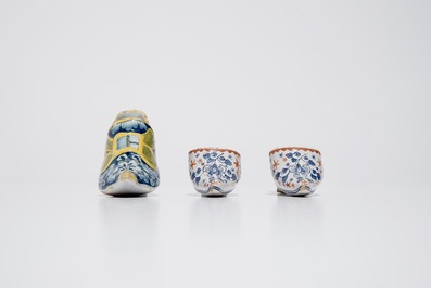 Three polychrome Dutch Delft models of shoes, 18th C.