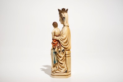 Een polychrome ivoren Madonna met kind, wellicht Dieppe, 19e eeuw