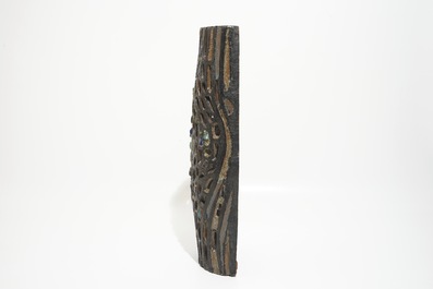 Vandeweghe, Rogier (1923) a brutalist reticulated wall light with colored glass inlay, Perignem, ca. 1970