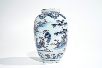 A fine Dutch Delft blue, white and manganese chinoiserie vase, 17th C.