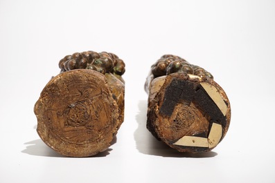 Een paar druivenranken in hout met vergulding en polychromie, 18e eeuw