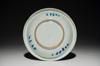 A blue and white French faience chinoiserie bowl, Nevers, 2nd half 17th C.