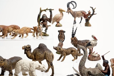Een collectie Duitse elastoline en lineol figuren van dieren, firma Hausser, 1e helft 20e eeuw