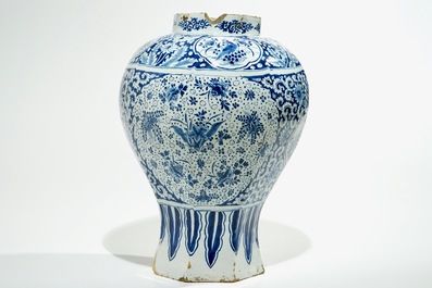 A large Dutch Delft blue and white baluster vase, 2nd half 17th C.